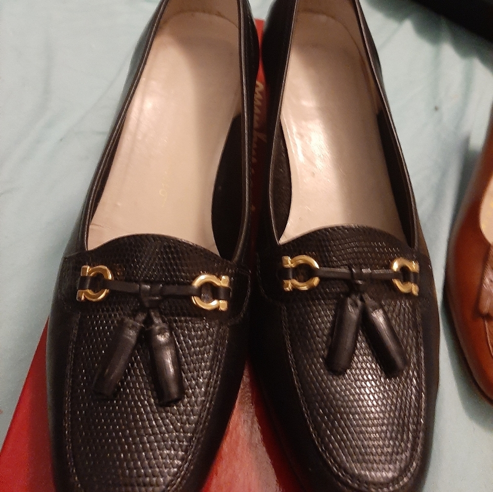 Vintage ferragamo  bowtie pumps